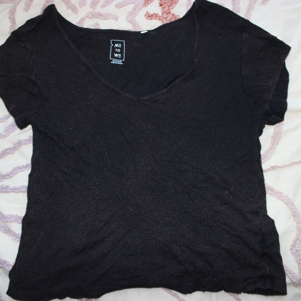 Me to We vneck dark brown/black tshirt